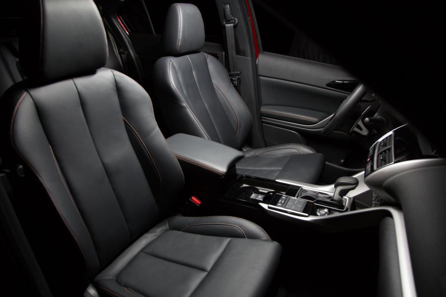 Интерьер Mitsubishi Eclipse Cross 2018 года  (NA) (фото 32 из 63)